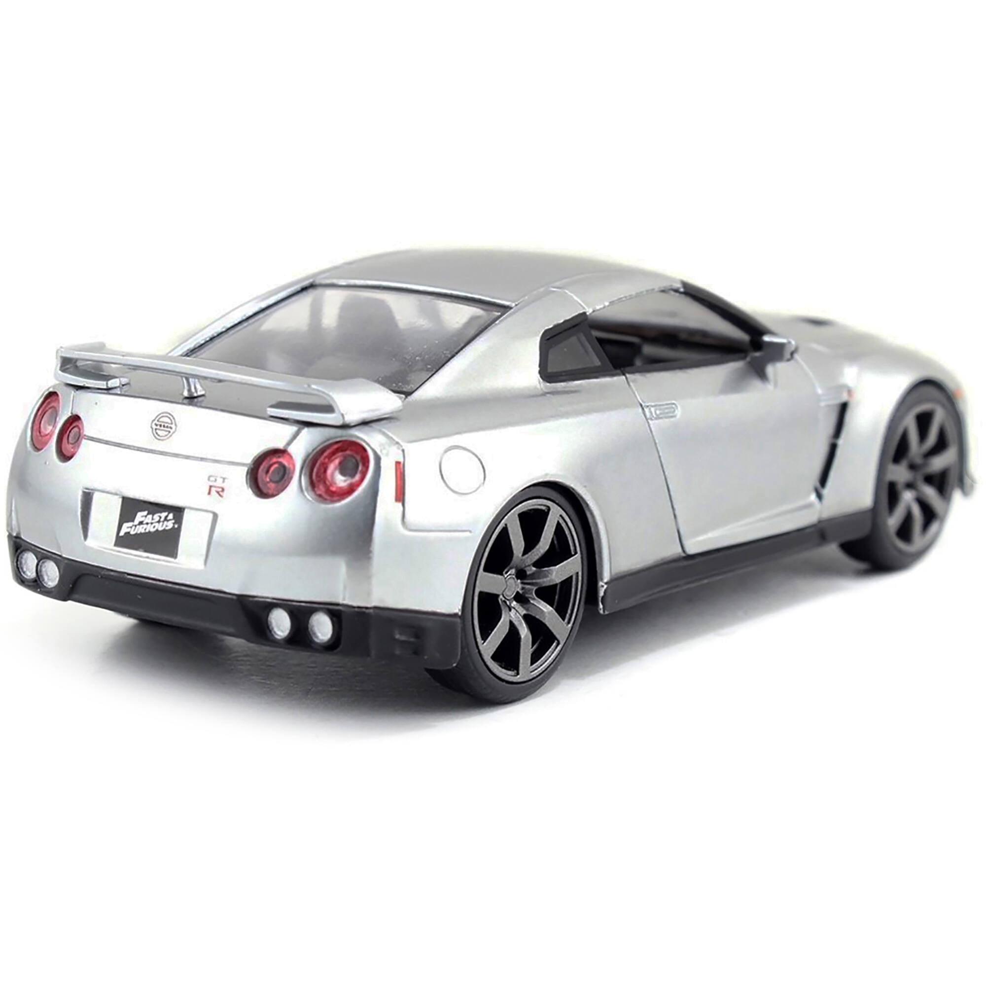NISSAN GT-R R35 PLATA – Brian O’Conner – Rápidos y Furiosos · imagen 2